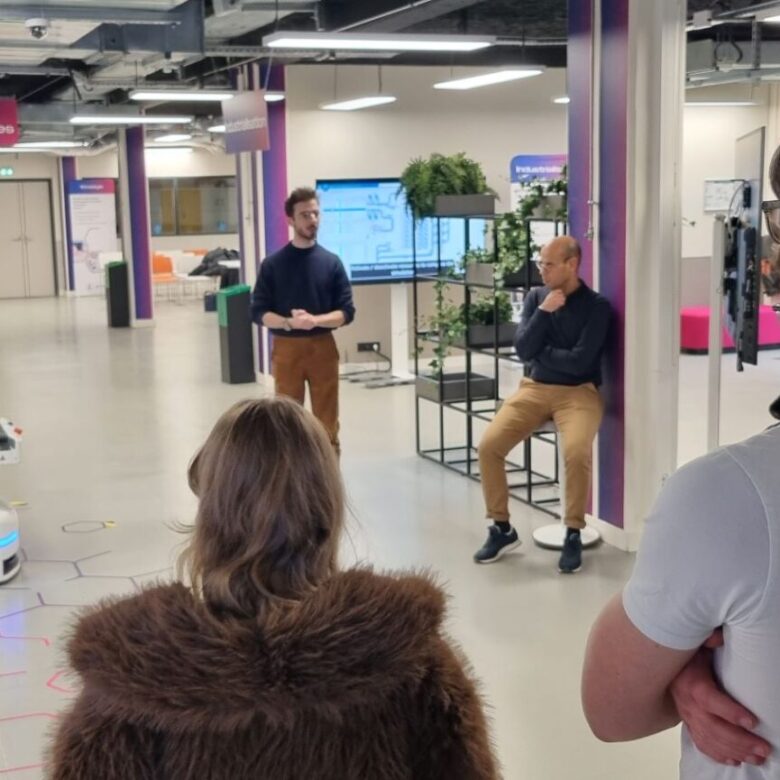 immersion-industrie-4-0-etudiants-ecole-commerce-eklya